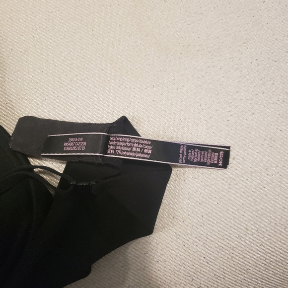 Victoria's Secret Bra Women's Size 34 Black Lined - Perfect Shape Model. - Picture 7 of 7